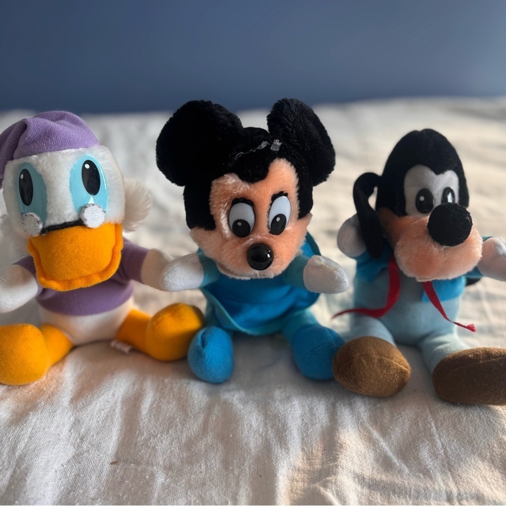 3 Mickey’s Christmas Carol Plush. Scrooge, Minnie, Goofy